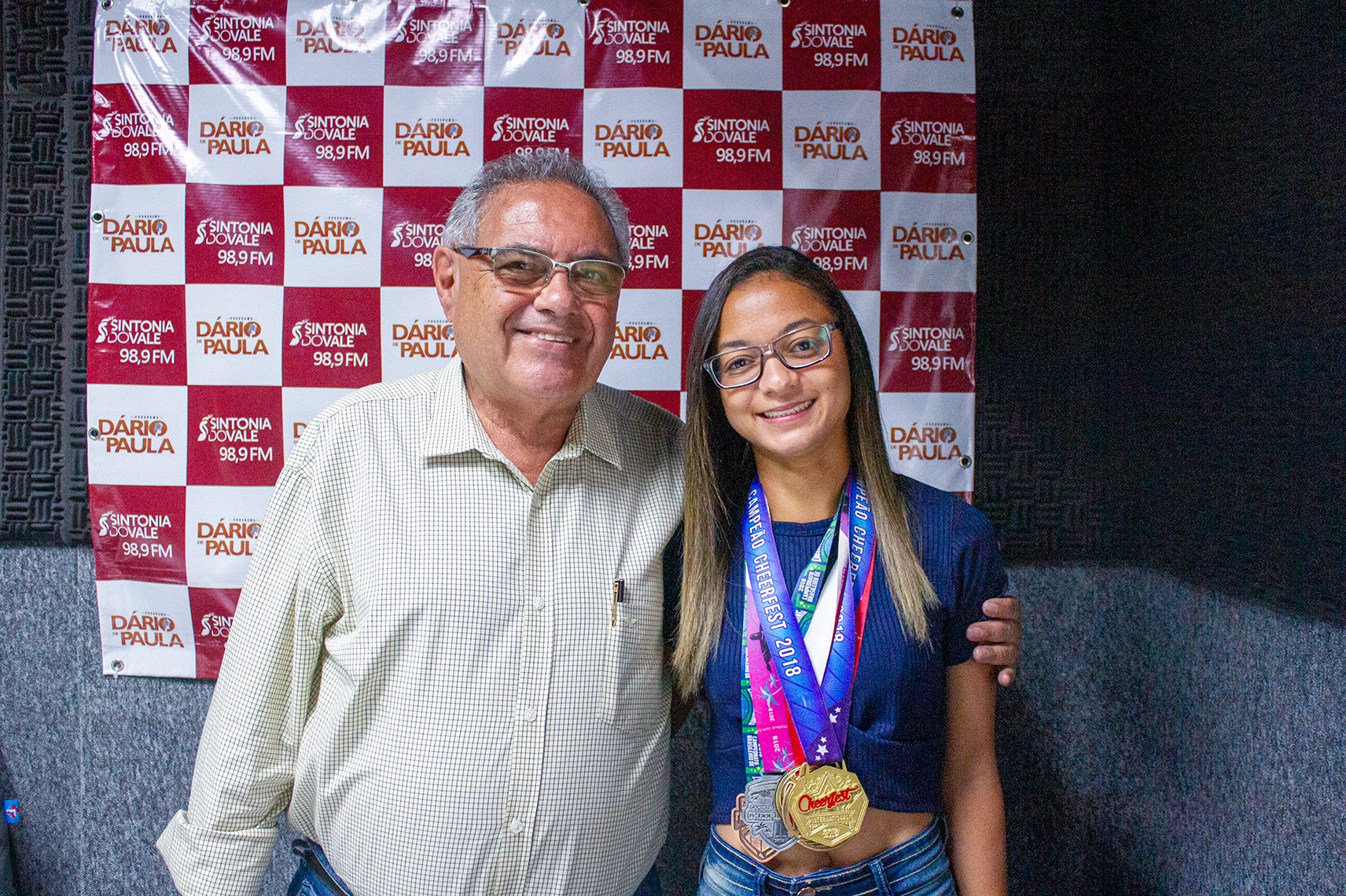 Egressa Rosalinda dá entrevista no programa Dário de Paula