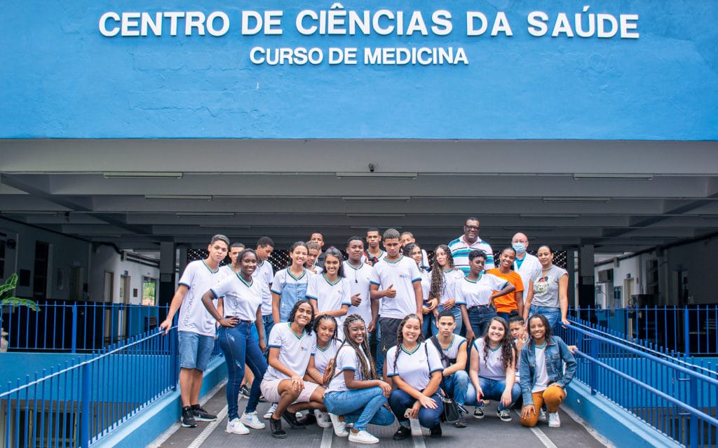 Alunos conhecem campus Três Poços