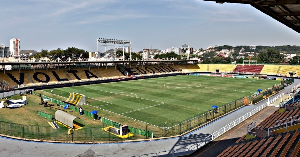 05mai2013---estadio-raulino-de-oliveira-em-volta-redonda-sera-sede-da-final-da-taca-rio-neste-domingo-entre-botafogo-e-fluminense-1367774093086_956x500