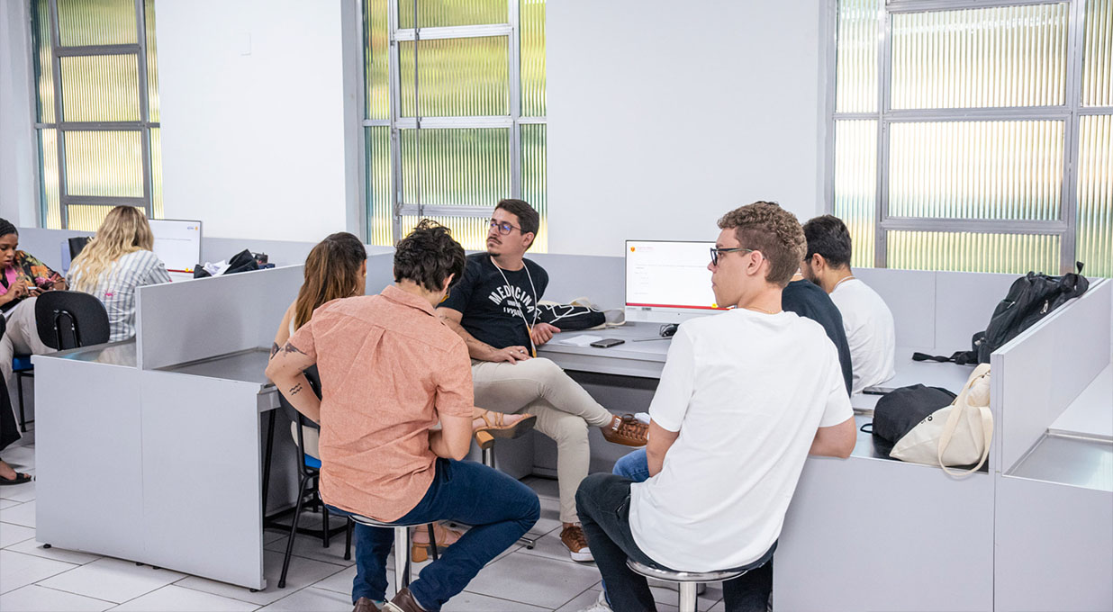 Congresso Médico Acadêmico 2025 capacita estudantes para atuação em emergências e terapia intensiva 12 12