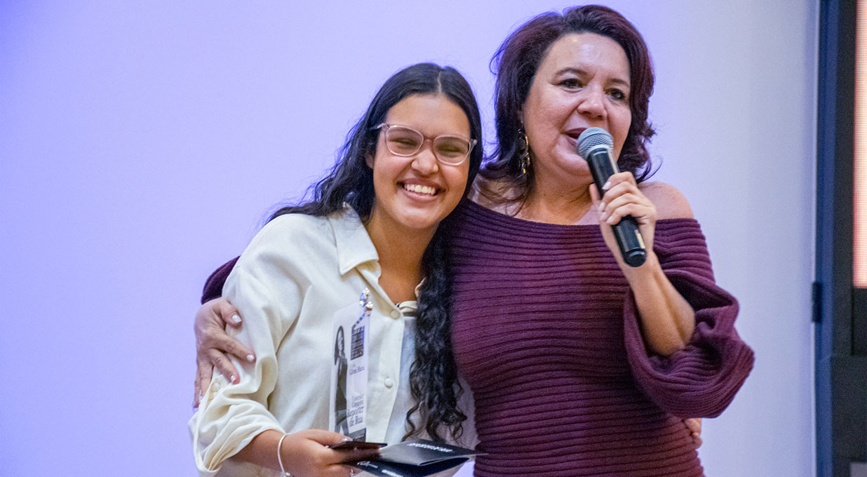 Conexão TV Rio Sul proporciona noite de muitas emoções em premiação de estudantes de Jornalismo 8 01