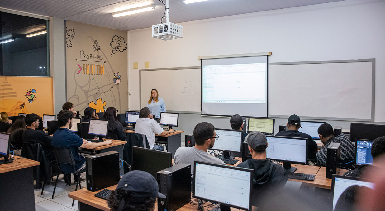 Simpósio das Exatas destaca integração entre teoria, prática e desenvolvimento profissional 2 02