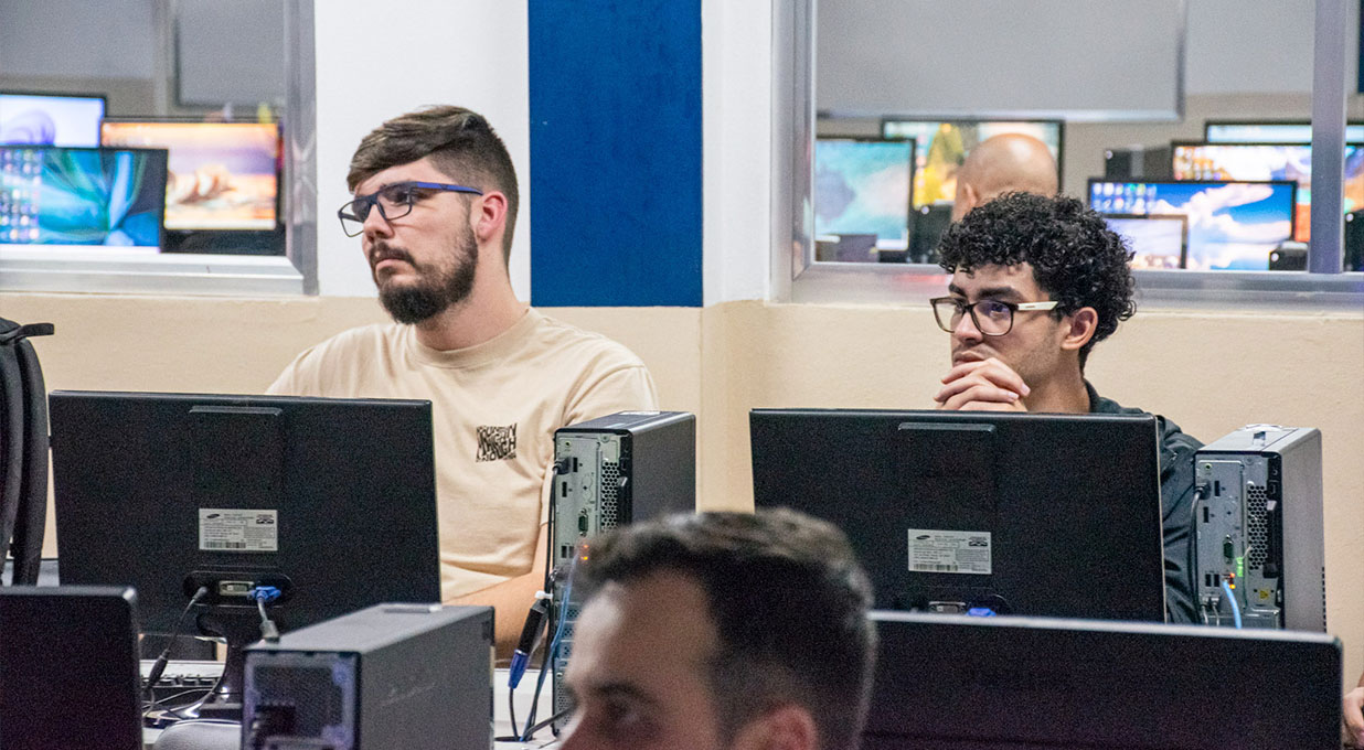 Simpósio das Exatas destaca integração entre teoria, prática e desenvolvimento profissional 3 03