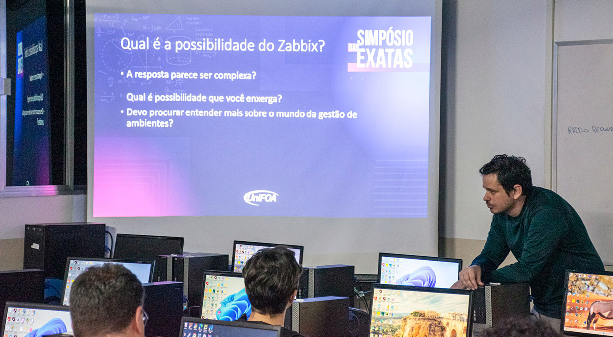Simpósio das Exatas destaca integração entre teoria, prática e desenvolvimento profissional 10 11