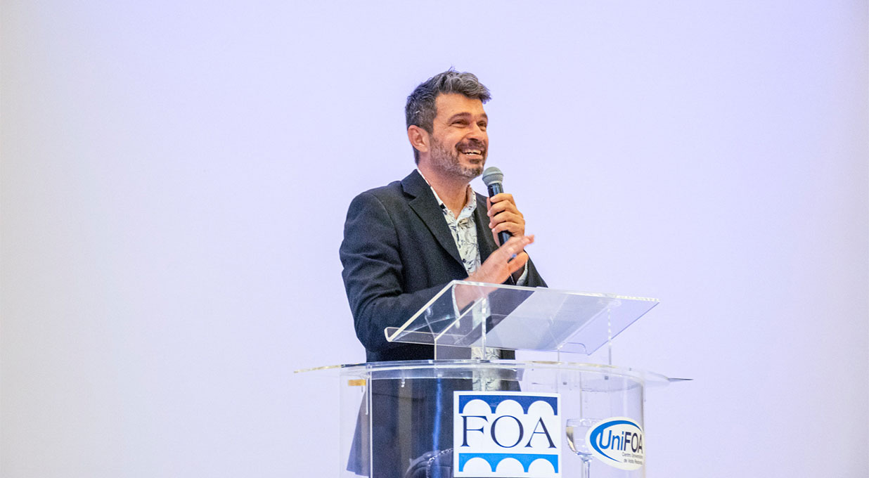 Conexão TV Rio Sul proporciona noite de muitas emoções em premiação de estudantes de Jornalismo 12 13