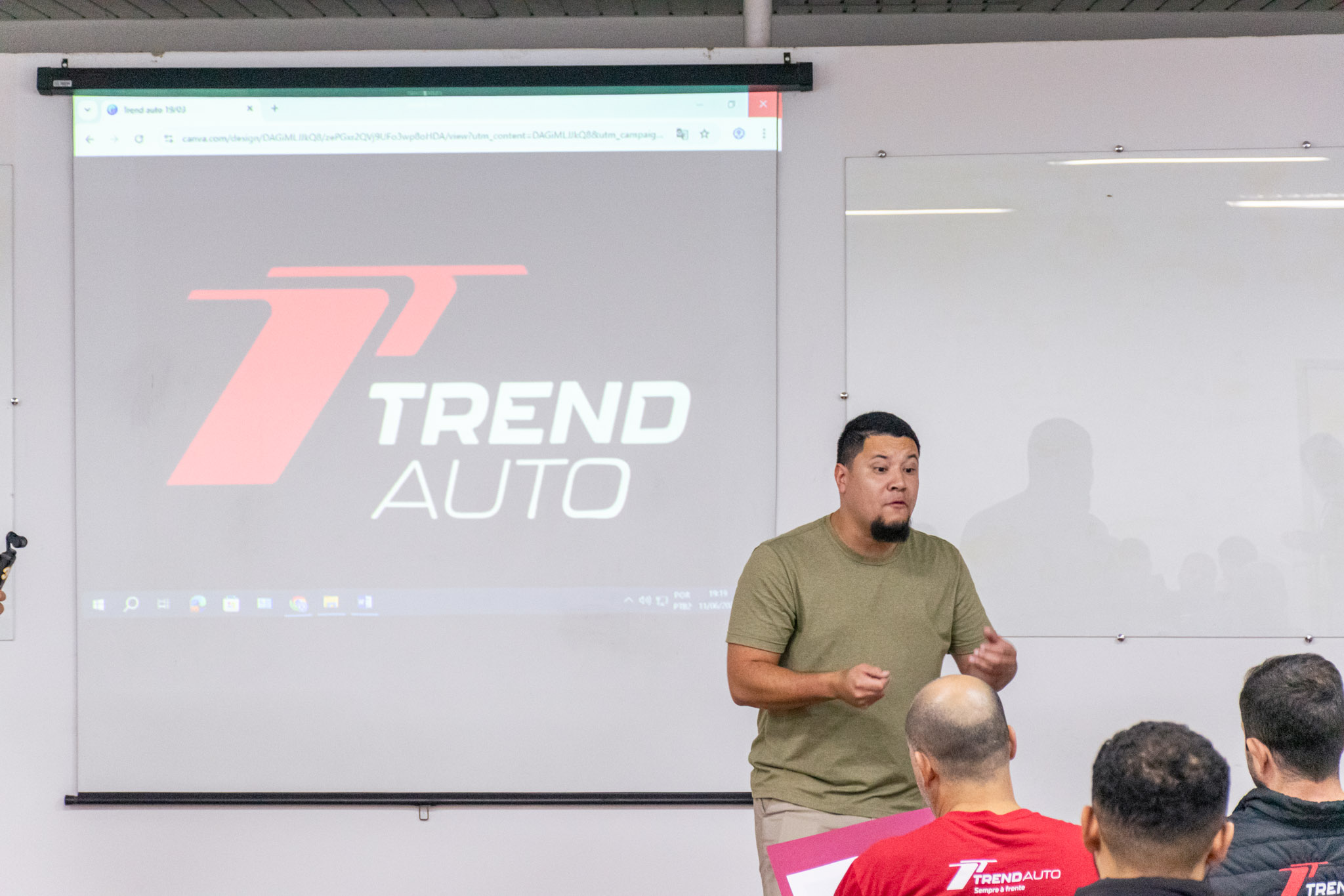 Estudantes da Escola de Gestão e Negócios propõem soluções para Trend Auto 4 _DSC4004