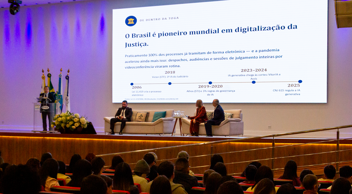 Egressa do UniFOA lança livro